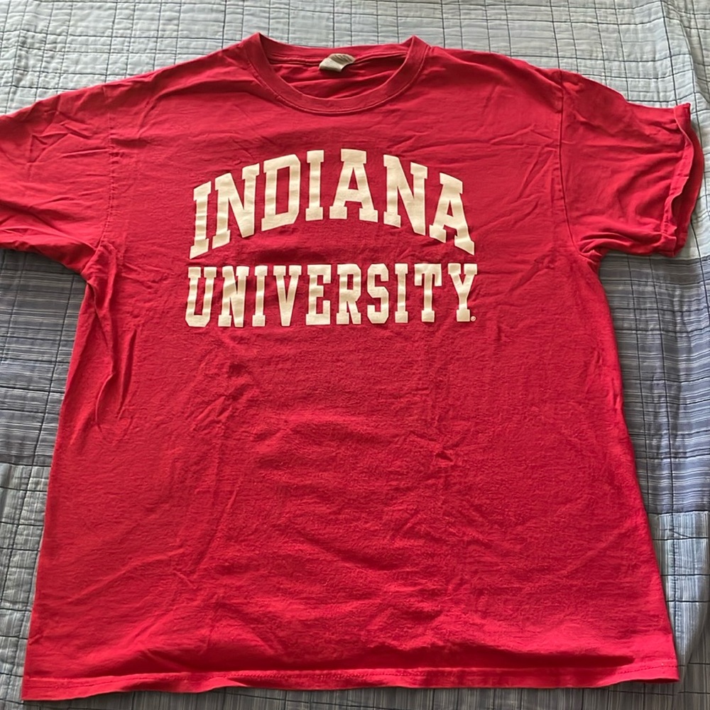 Large red Indiana university t shirt